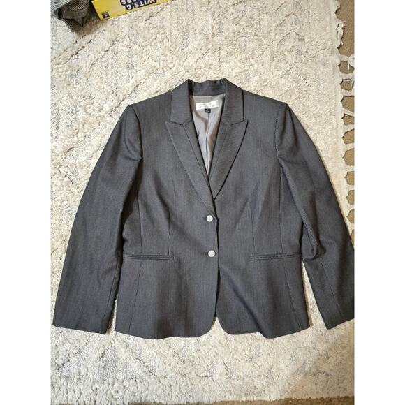 Tahari Arthur Levine Pinstripe 2 Button Blazer Womens Size 16 Black Lined EUC - Picture 2 of 8